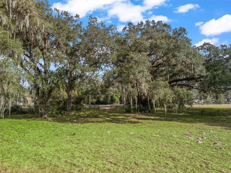 More Photos Of West County Road 476, Bushnell Land For Sale