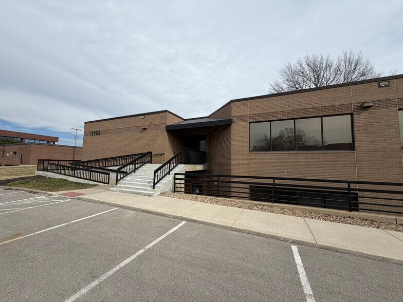 Primary Photo Of 11755 W 112th St, Overland Park Medical For Lease
