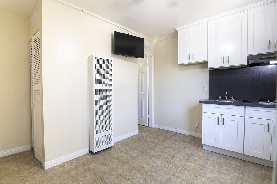 More Photos Of 1930 S Oxford Ave, Los Angeles Apartments For Sale