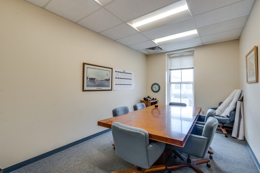More Photos Of 121-127 E Main St, Ravenna Storefront Retail Office For Sale