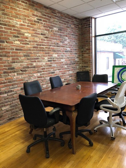 More Photos Of 100 E Park St, Olathe Office For Lease