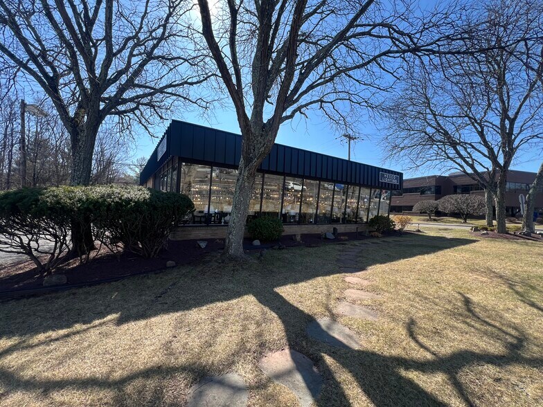 More Photos Of 831 State Rd, Princeton Showroom For Sale