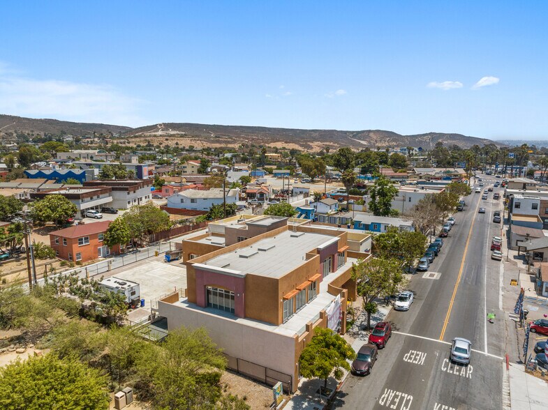 More Photos Of 165 W San Ysidro Blvd, San Ysidro General Retail For Lease