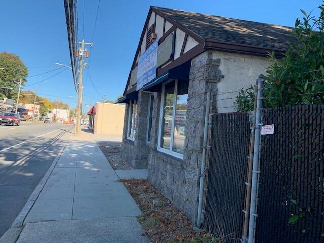 More Photos Of 1954 New York Ave, Huntington Station Office For Lease