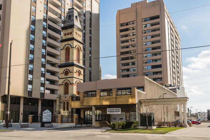 More Photos Of 379 Dundas St, London Office For Lease