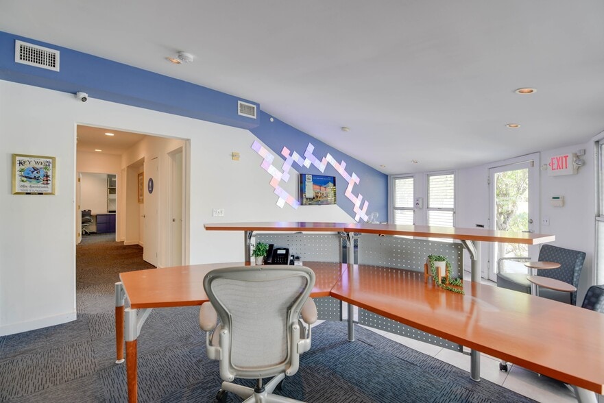 More Photos Of 701 Simonton St, Key West Office For Sale