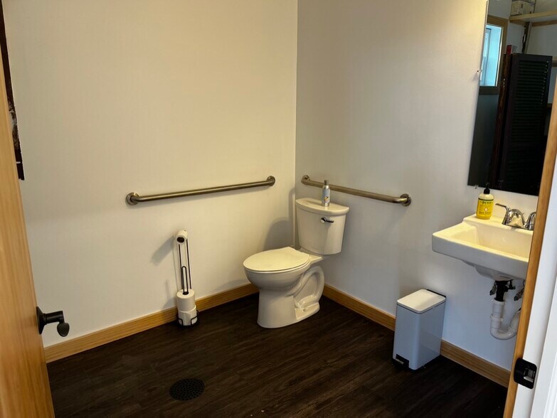 More Photos Of 1055 E 54th St, Indianapolis Loft Creative Space For Lease
