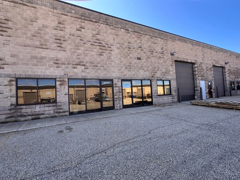 More Photos Of 3408 Busch Dr SW, Grandville Manufacturing For Sale