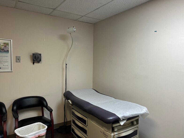 More Photos Of 7221-7231 Hanover Pky, Greenbelt Medical For Sale