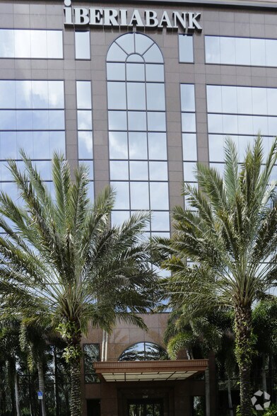 More Photos Of 2150 Goodlette-Frank Rd, Naples Office For Lease