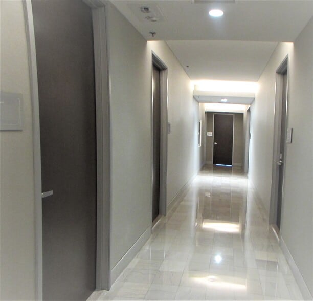 More Photos Of 14 NE 1st Ave, Miami Office For Sale