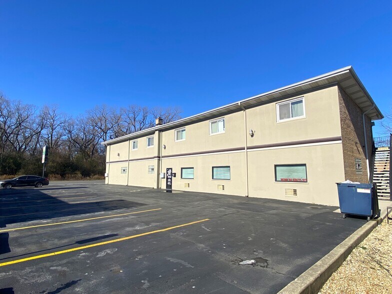 More Photos Of 4425 S Harlem Ave, Berwyn Apartments For Sale