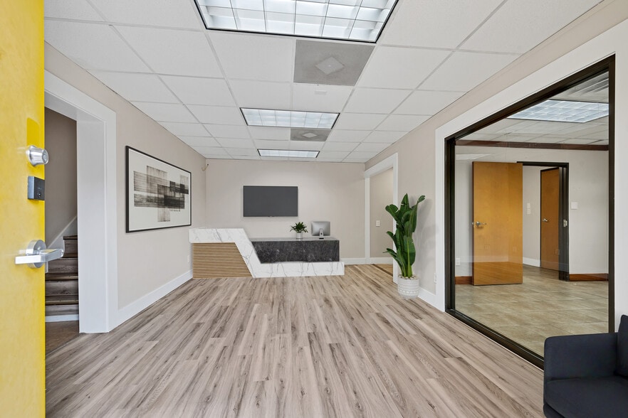 More Photos Of 11204 Bluff Bend Dr, Austin Light Manufacturing For Sale