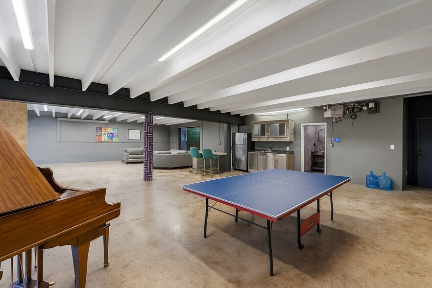 Primary Photo Of 7025 NW 7th Ave, Miami Research And Development For Lease