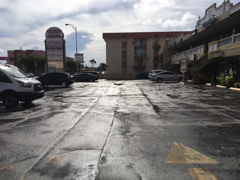 More Photos Of 6890 W Flagler St, Miami Storefront Retail Office For Lease
