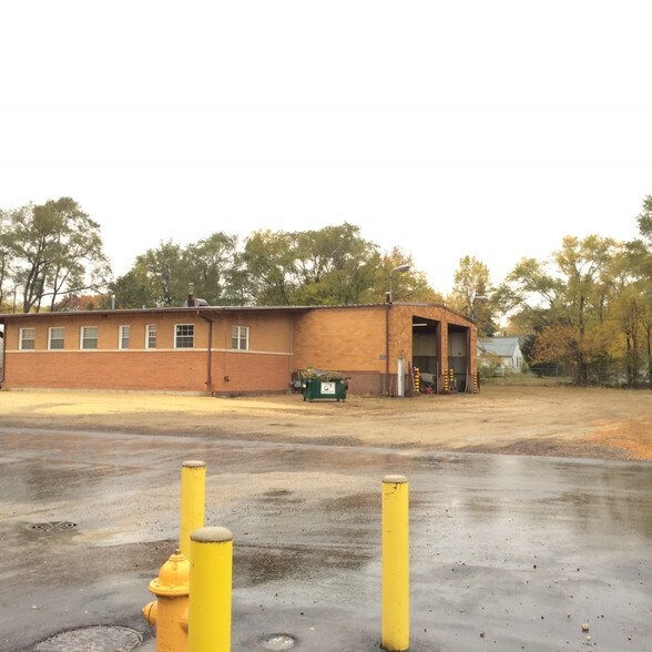 More Photos Of 720 Kennon Rd, Rockford Truck Terminal For Sale