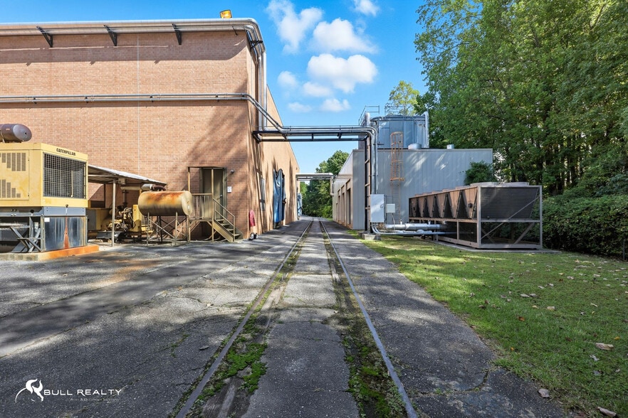 More Photos Of 458 Whitfield St, Fayetteville Manufacturing For Lease