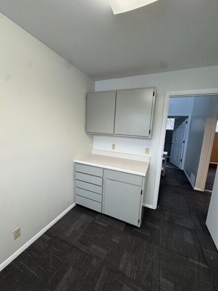 More Photos Of 3200 Sycamore Ct, Columbus Medical For Lease