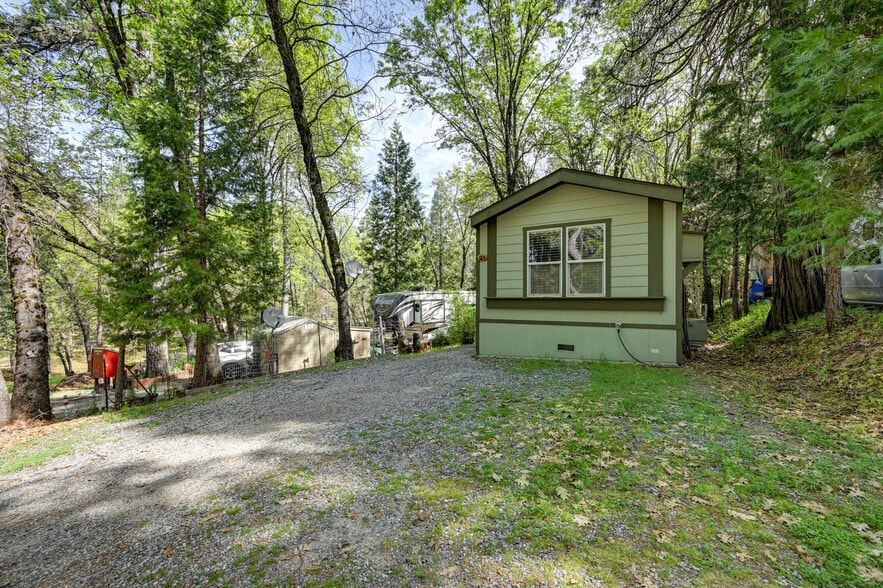 More Photos Of 245 S. Railroad Flat Rd, Rail Road Flat Manufactured Housing Mobile Home Park For Sale