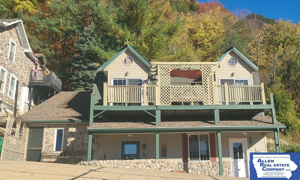 More Photos Of 208 North St, Marquette Specialty For Sale