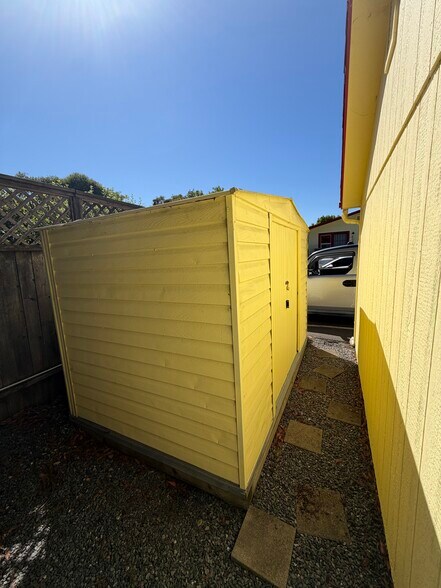More Photos Of 720 E Washington St, Petaluma Office For Sale