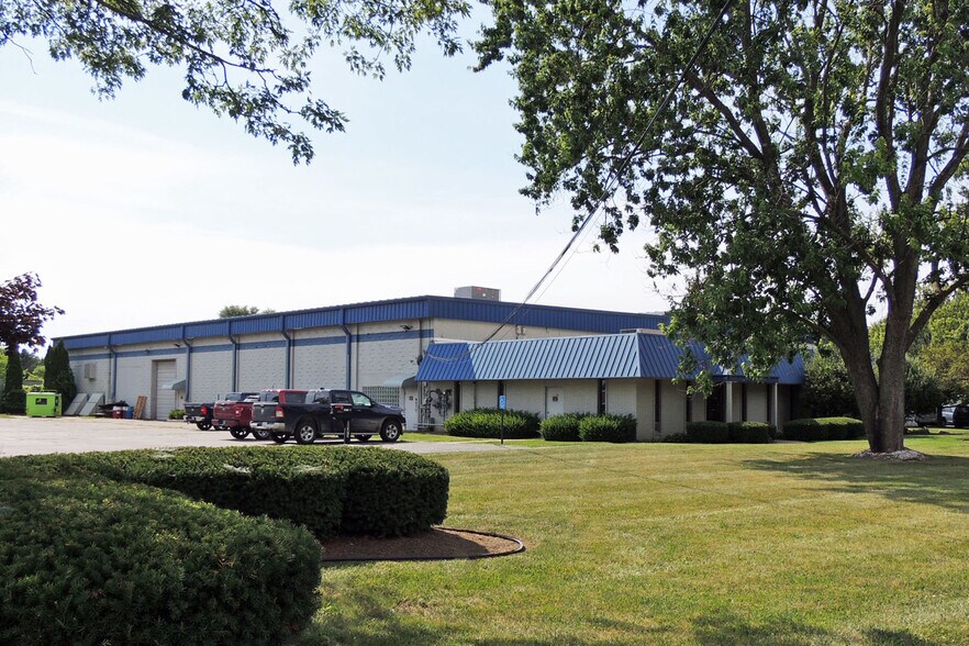 More Photos Of 10375 Dixie Hwy, Davisburg Manufacturing For Sale