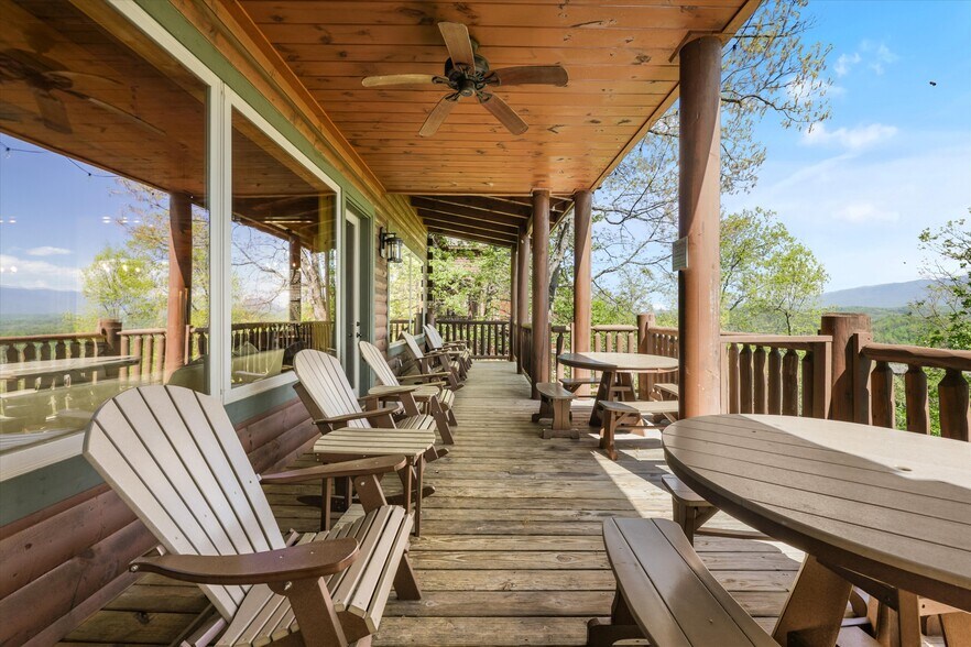 More Photos Of 1960 Blackthorn Trl, Sevierville Specialty For Sale