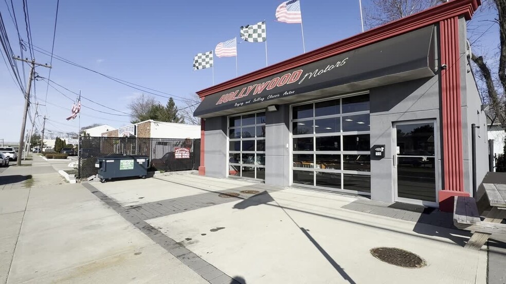 Primary Photo Of 659 Sunrise Hwy, West Babylon Auto Repair For Sale