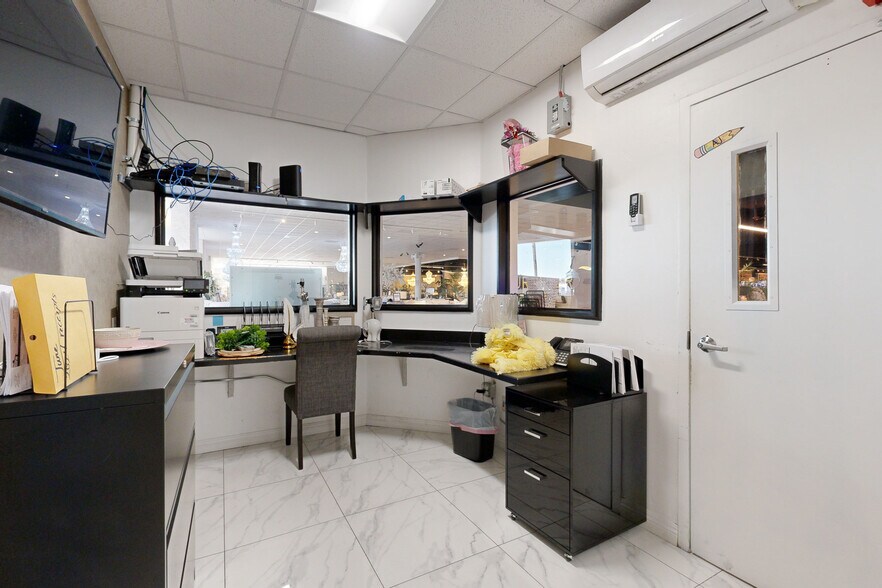 More Photos Of 3792 Ming Ave, Bakersfield Freestanding For Sale