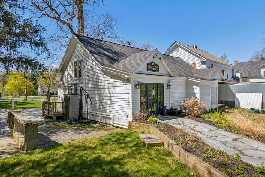 More Photos Of 9 Main St, Lyme Hospitality For Sale