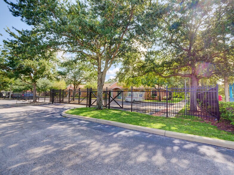 More Photos Of 733 S Goldenrod Rd, Orlando Medical For Lease