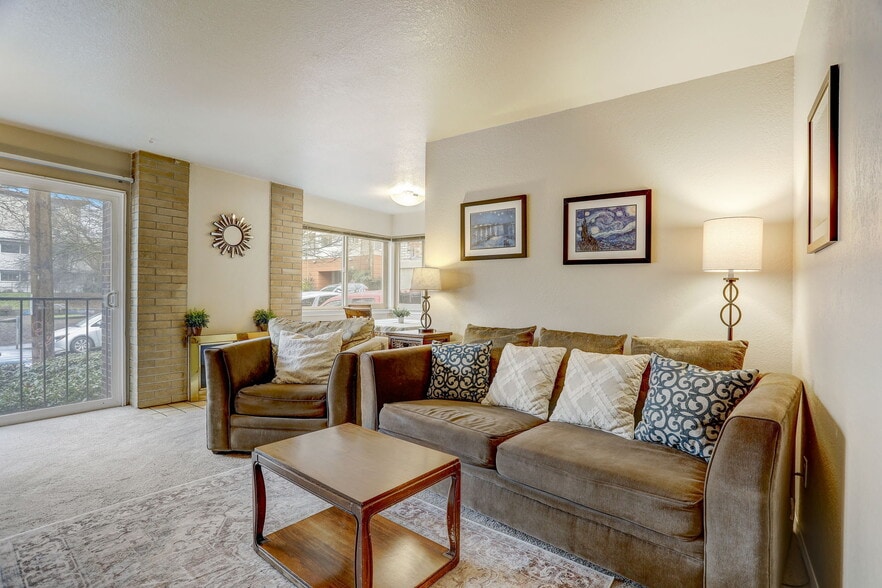 More Photos Of 403 E Thomas St, Seattle Multifamily For Sale