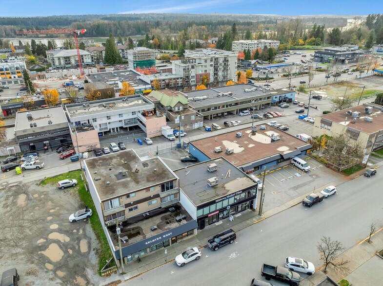 More Photos Of 22338 Selkirk Av, Maple Ridge Storefront Retail Residential For Sale
