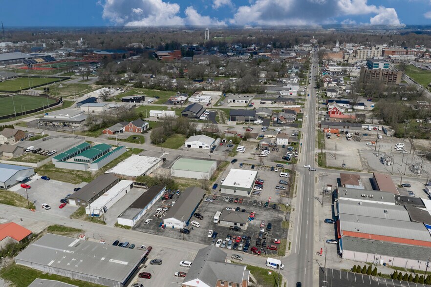 More Photos Of 422 Fryes Ln, Danville Sports And Entertainment For Sale