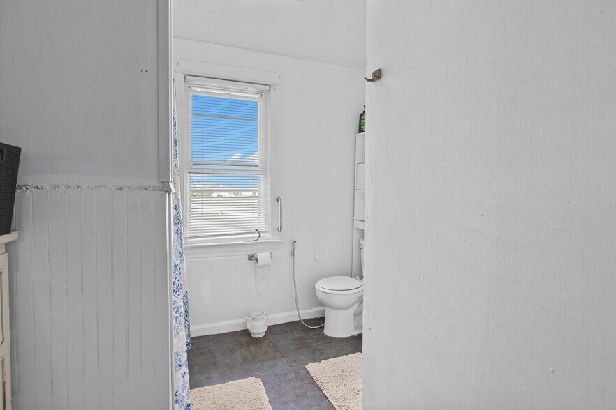 More Photos Of 600 W Broad St, Paulsboro Specialty For Sale