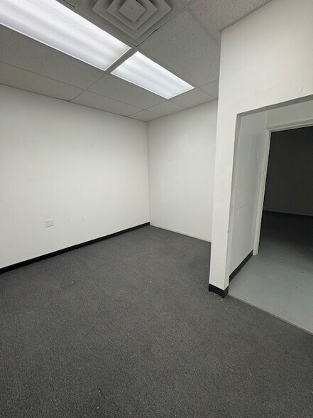 More Photos Of 11418 Reeder Rd, Dallas Warehouse For Lease