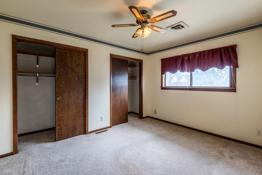 More Photos Of 812 6th St, Harlan Apartments For Sale