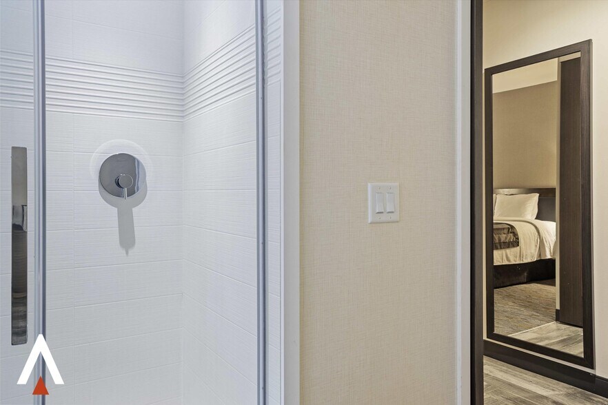 More Photos Of 3755 NW 78th Ave, Doral Hotel For Sale