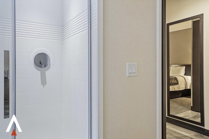 More Photos Of 3755 NW 78th Ave, Doral Hotel For Sale