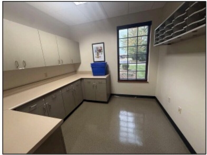 More Photos Of 1771 Indian Wood Cir, Maumee Office For Sale
