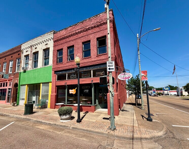 More Photos Of 100 S Main St, Yazoo City Flex For Sale
