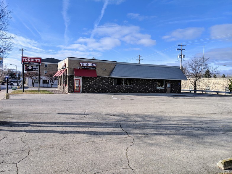 More Photos Of 486 Main Ave, De Pere Freestanding For Sale