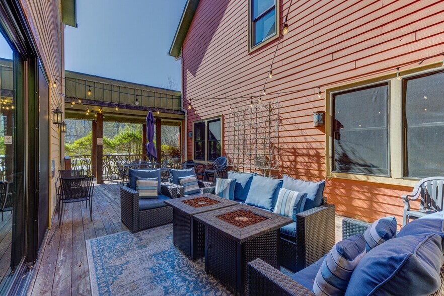 More Photos Of 3093 US Highway 64 E, Sapphire General Retail For Sale