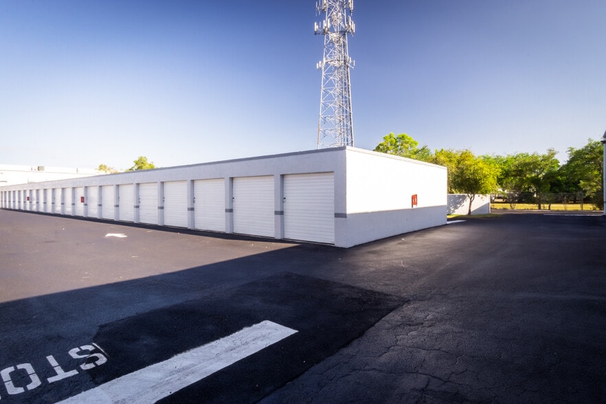 More Photos Of 4700 N Hiatus Rd, Sunrise Unknown For Lease