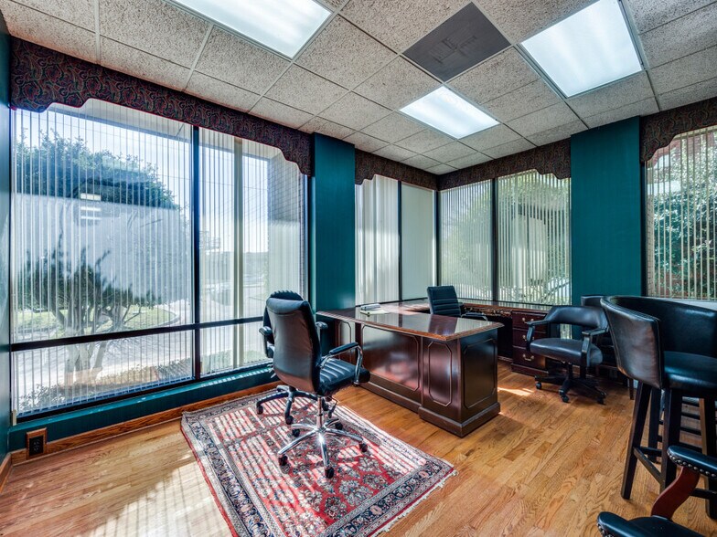 More Photos Of 1595 N Central Expy, Richardson Office Residential For Sale