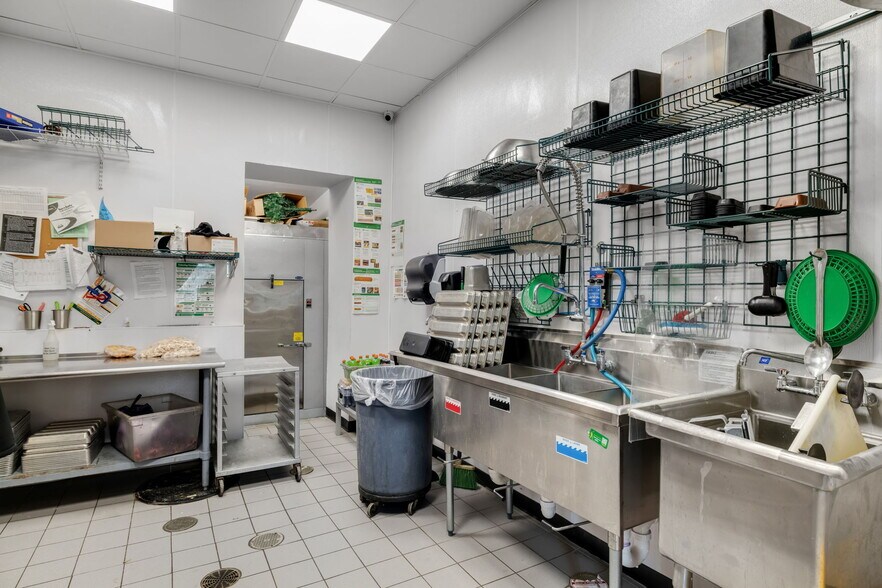 More Photos Of 99 Ohio River Blvd, Leetsdale Fast Food For Sale