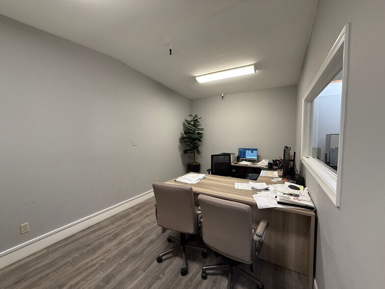 More Photos Of 480 San Ramon Valley Blvd, Danville General Retail For Lease