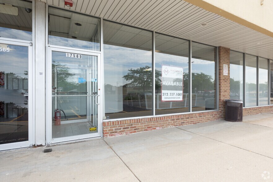 More Photos Of 17501-17559 S Kedzie Ave, Hazel Crest Unknown For Lease