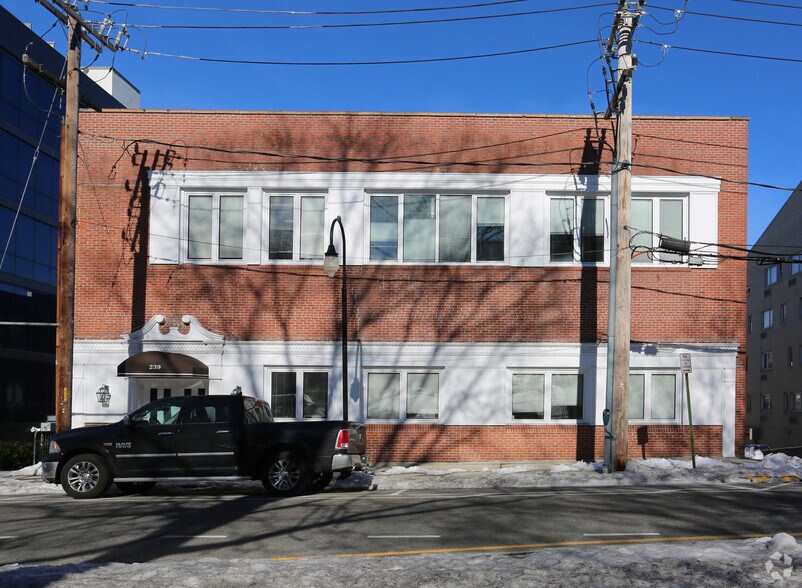 More Photos Of 239 Great Neck Rd, Great Neck Office For Sale