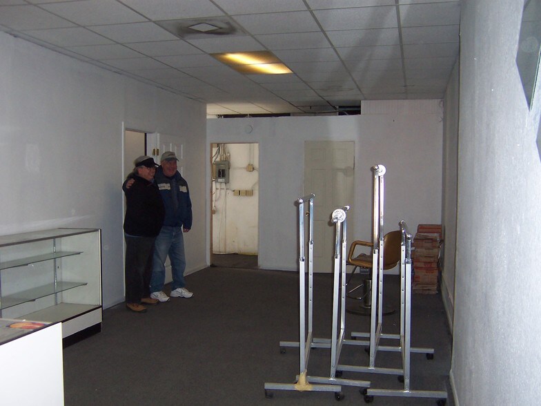 More Photos Of 516 W Lancaster Blvd, Lancaster Freestanding For Lease